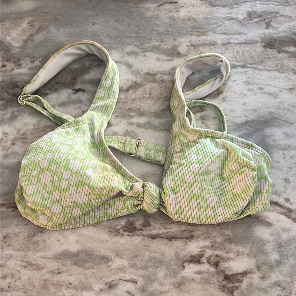Chic Green and White Bikini Top *TOP ONLY*